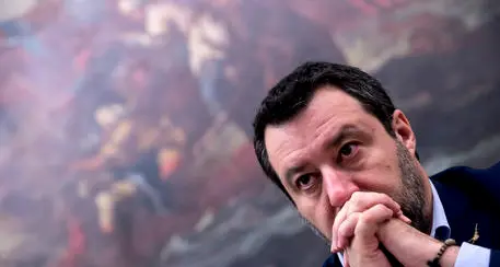 Salvini, la spallata solitaria è fallita: deve tornare in coalizione
