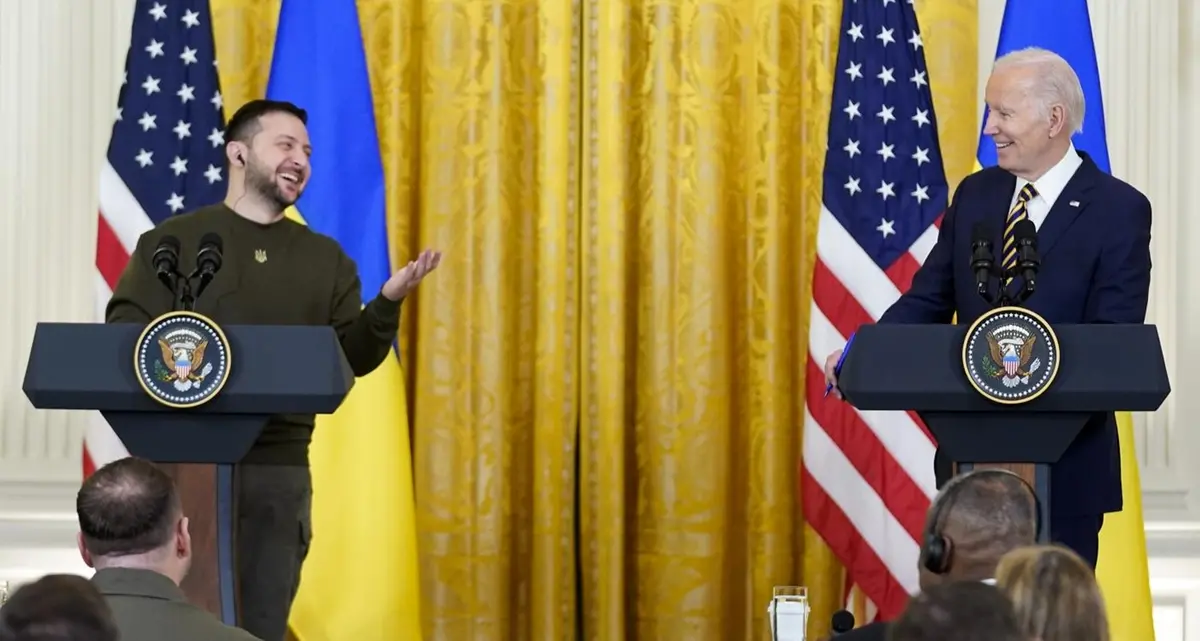 L’abbraccio di Biden all’alleato Zelensky fa paura al Cremlino