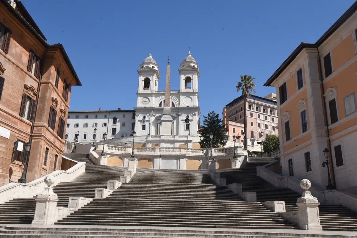 PIAZZA DI SPAGNA TRINITA\\' DEI MONTI DESERTA , IMAGOECONOMICA