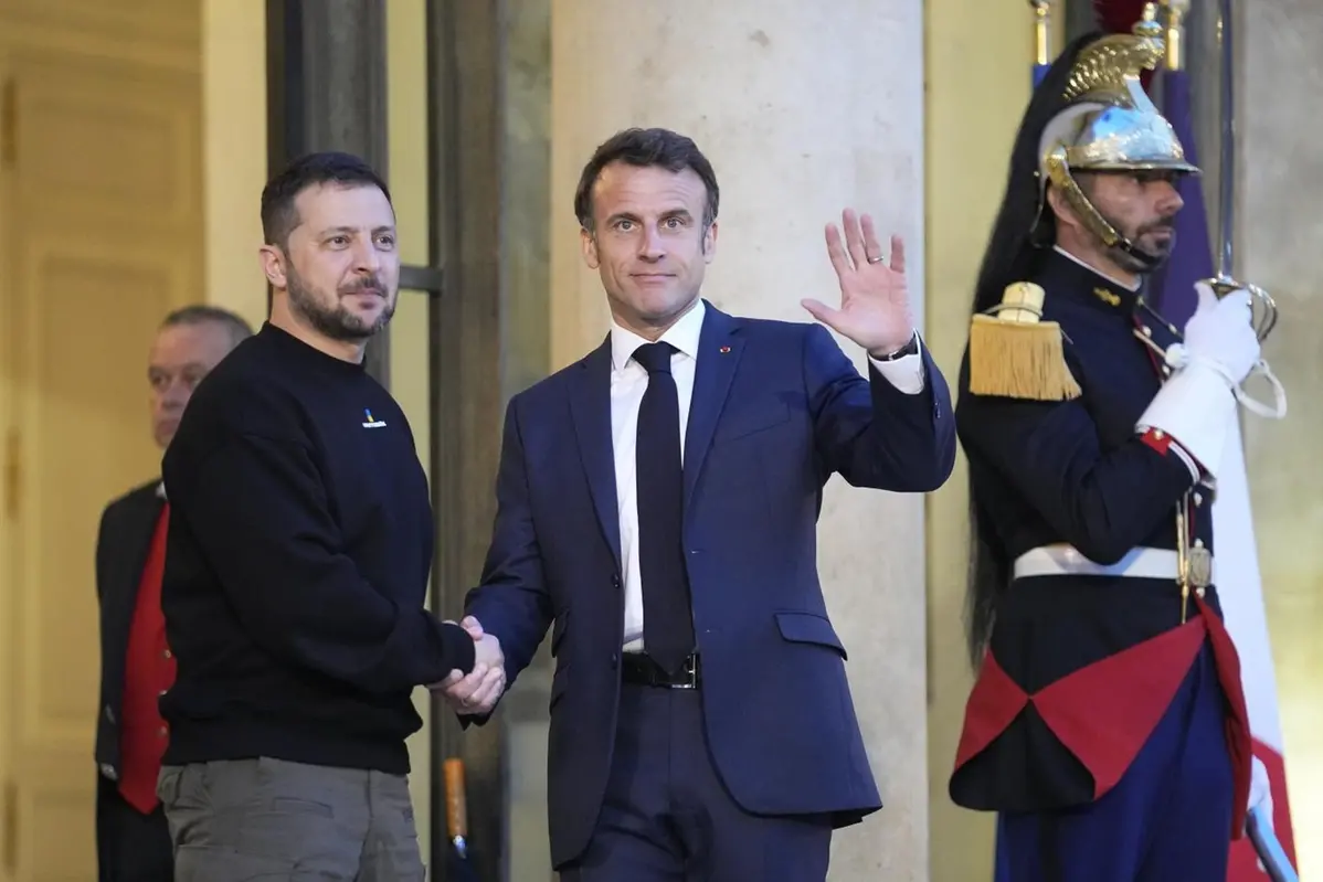 Zelensky incontra Macron a Parigi