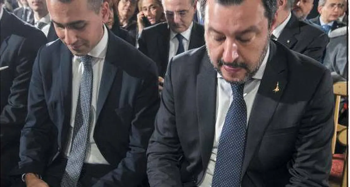 Di Maio boccia Tria e Salvini sulla flat tax: «Il welfare non si tocca»
