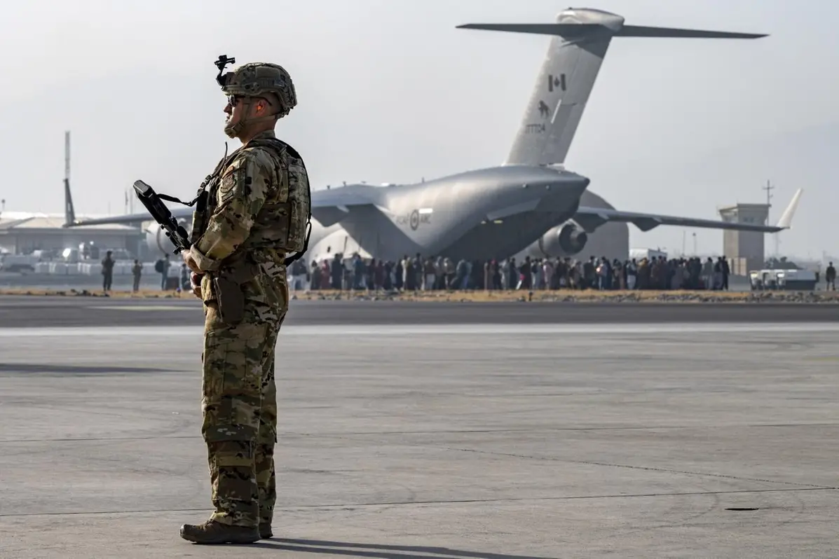 Afghanistan, calca all\\'aeroporto di Kabul: sette morti