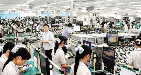 Cina, minorenni in fabbrica di notte per produrre Alexa e Kindle