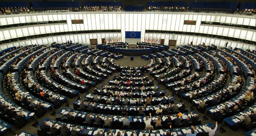 Urne aperte per eleggere il Parlamento europeo