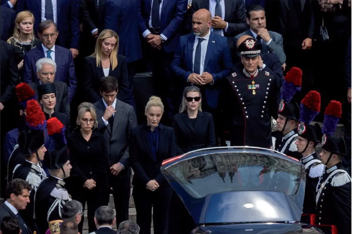 Marina Berlusconi, Marta Fascina e Giorgia Meloni ai funerali di Stato dell\\'ex presidente del Consiglio dei Ministri