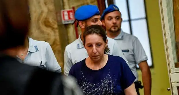Morti in corsia, la Cassazione annulla la condanna all'infermiera Laura Taroni