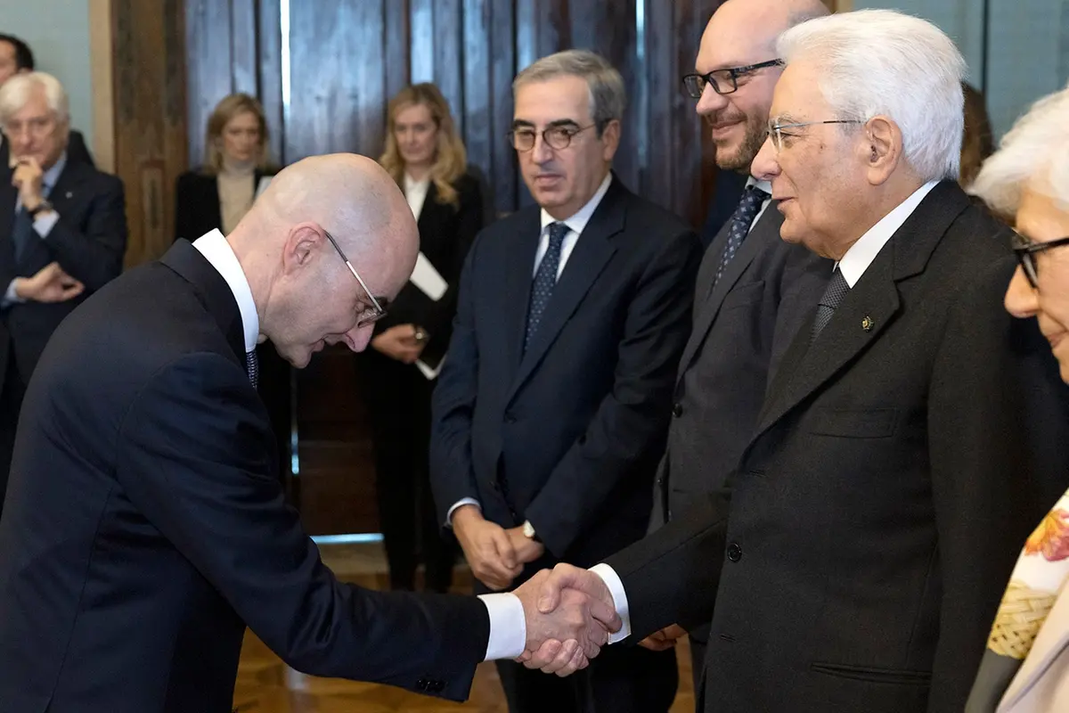 L\\'avvocato Fabio Pinelli, nuovo vicepresidente del Consiglio Superiore della Magistratura, stringe la mano al Capo dello Stato Sergio Mattarella