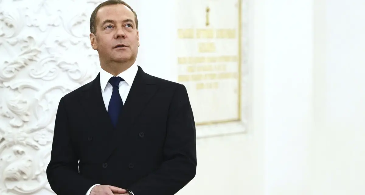 Medvedev: «Armi all’Ucraina? L’apocalisse nucleare si avvicina...»