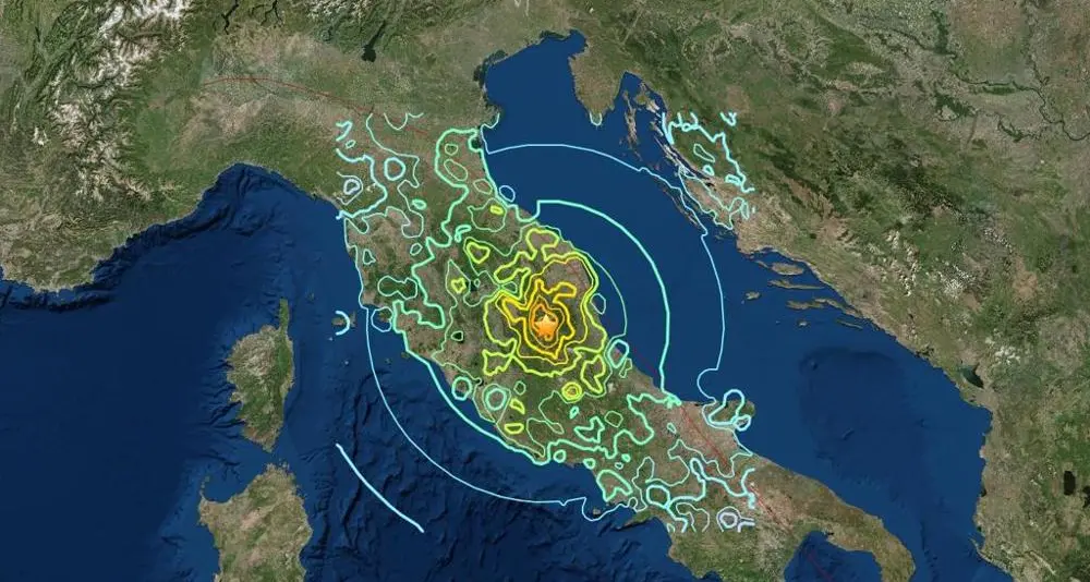Tre violente scosse di terremoto nel centro Italia. Epicentro nella zona di Amatrice. A Roma evacuato il metro e il Csm