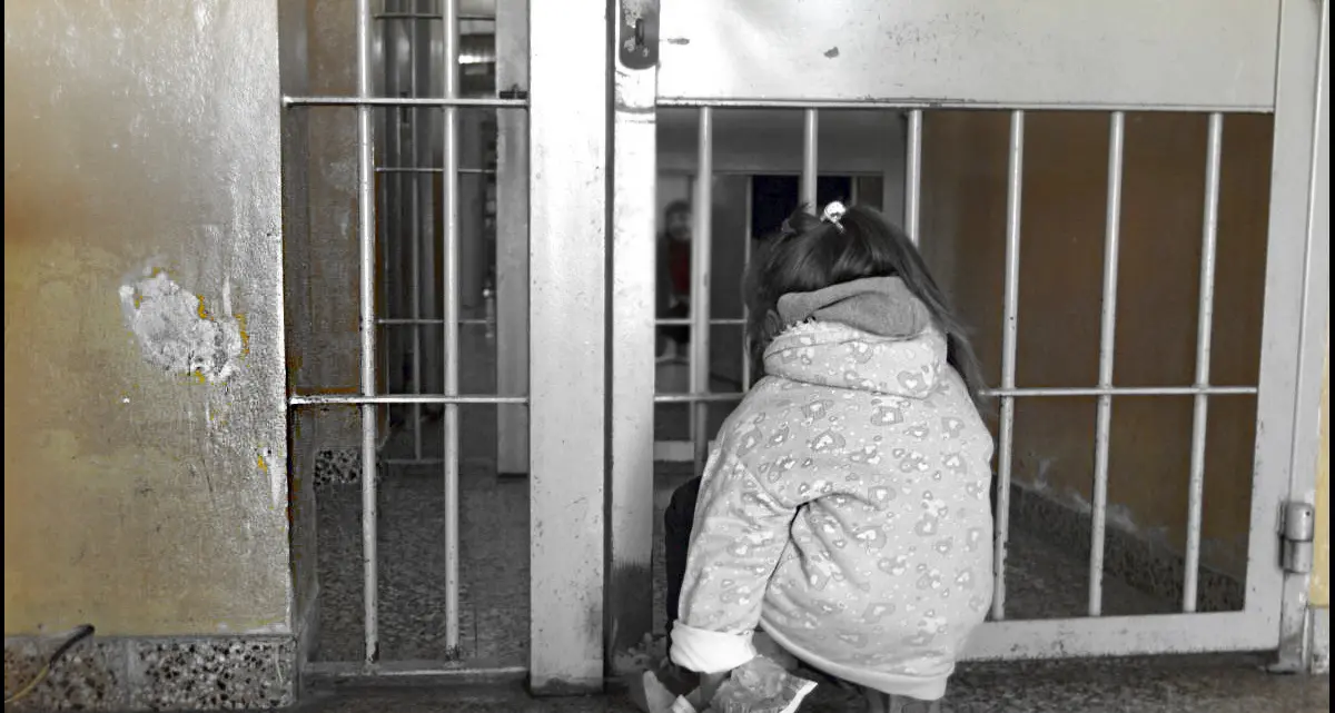 «Mai più bambini in carcere con le mamme». Parola di Pd