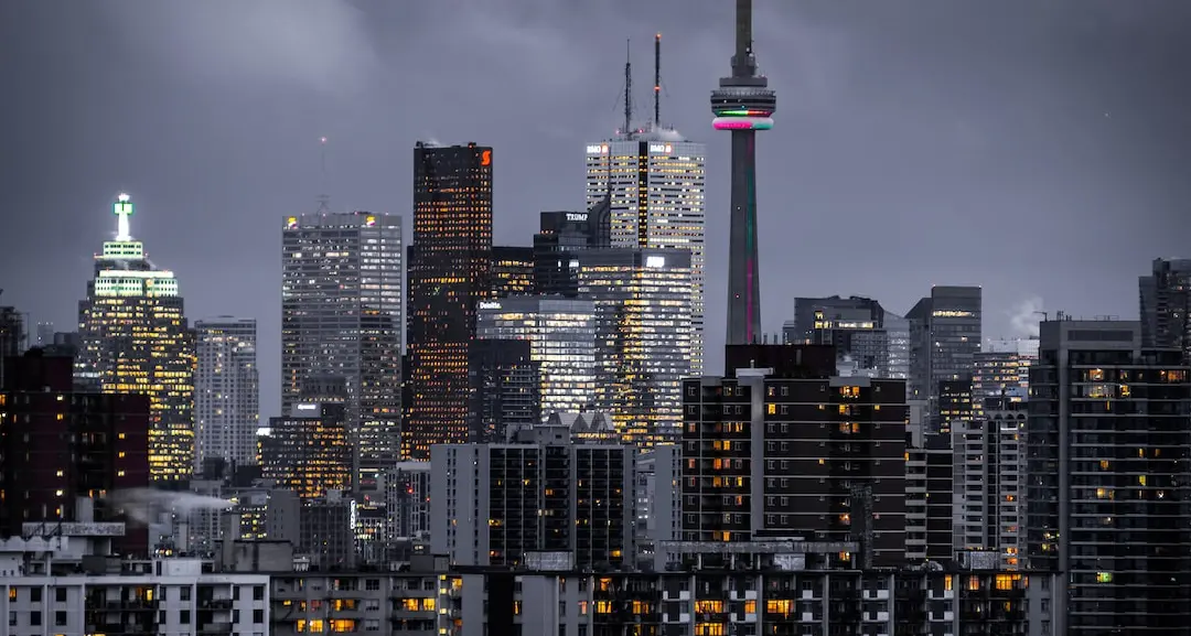 Sparatoria in un sobborgo di Toronto: morte cinque persone