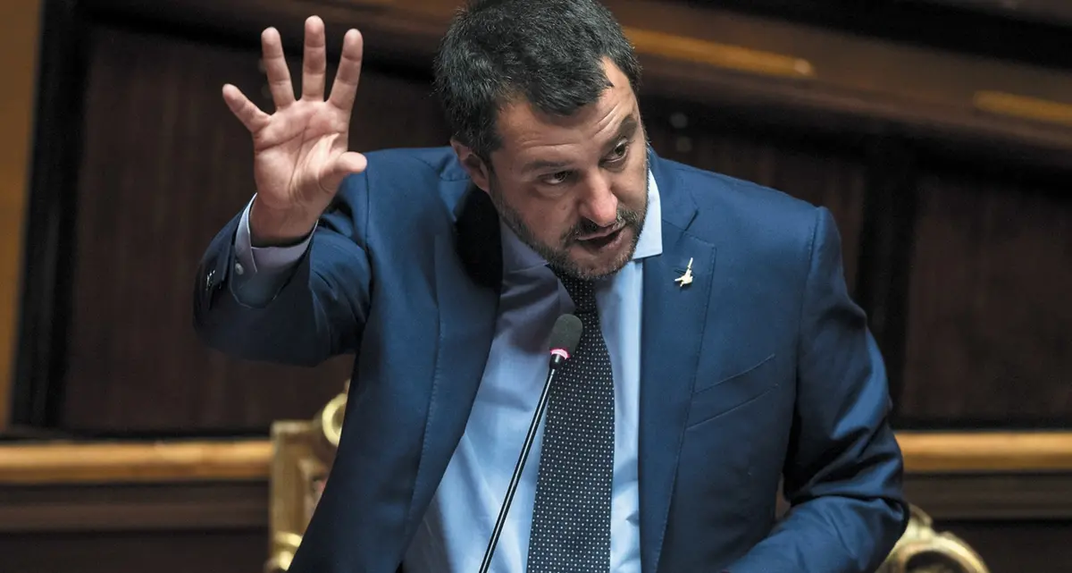 Salvini a Castaner: «Non siamo campo profughi Ue»