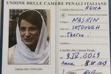 La tessera di socia onoraria realizzata dalla Camera penale di Roma per Nasrin Sotoudeh