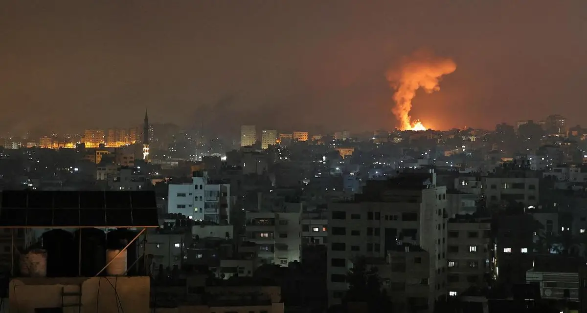 Nuovi raid israeliani a Gaza. Hamas lancia decine di razzi verso Israele