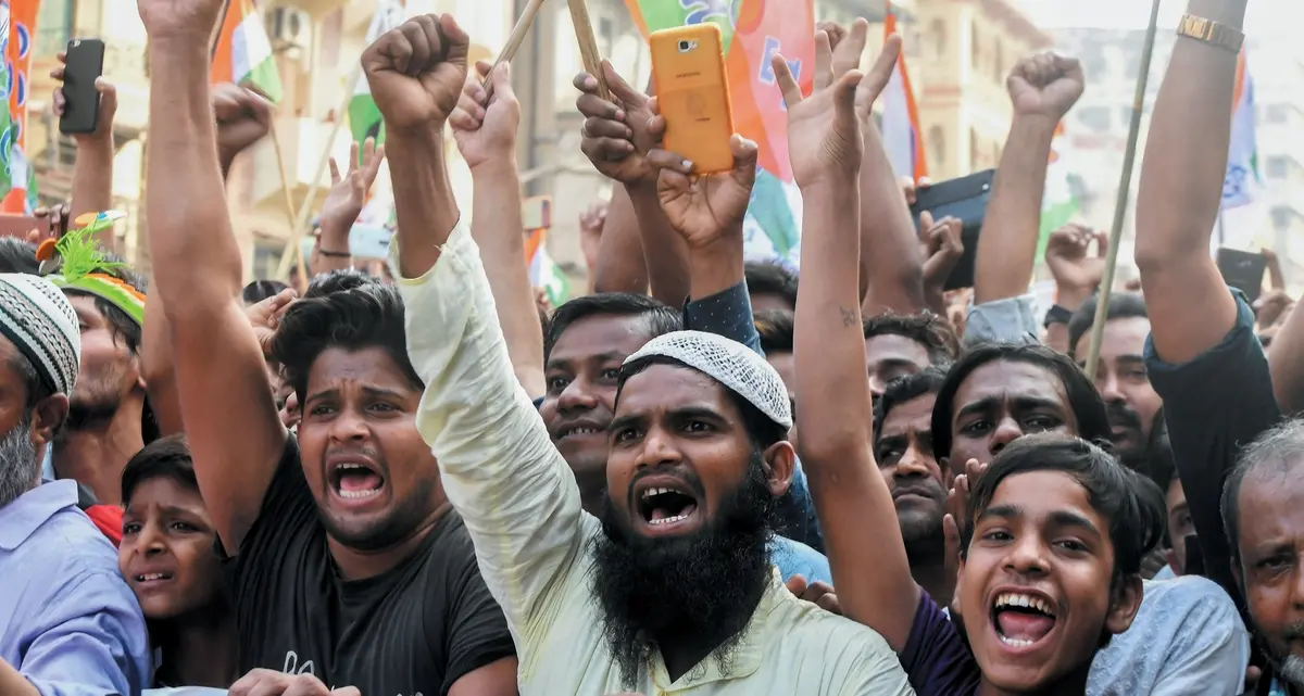 India, la legge anti-musulmani incendia la piazza: 6 morti