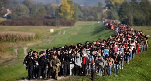 I migranti \"aprono\" una nuova rotta balcanica