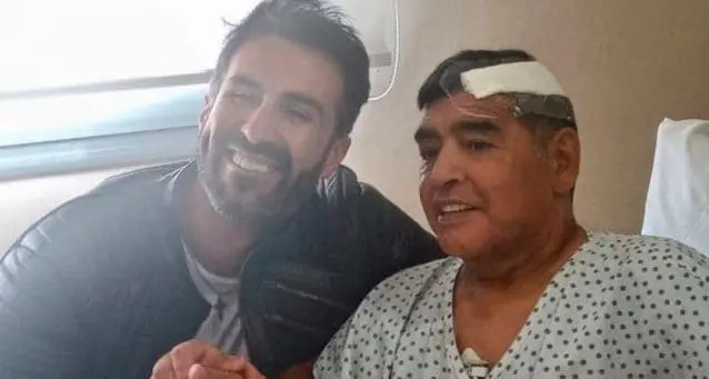 Indagato per omicidio colposo il medico di Maradona