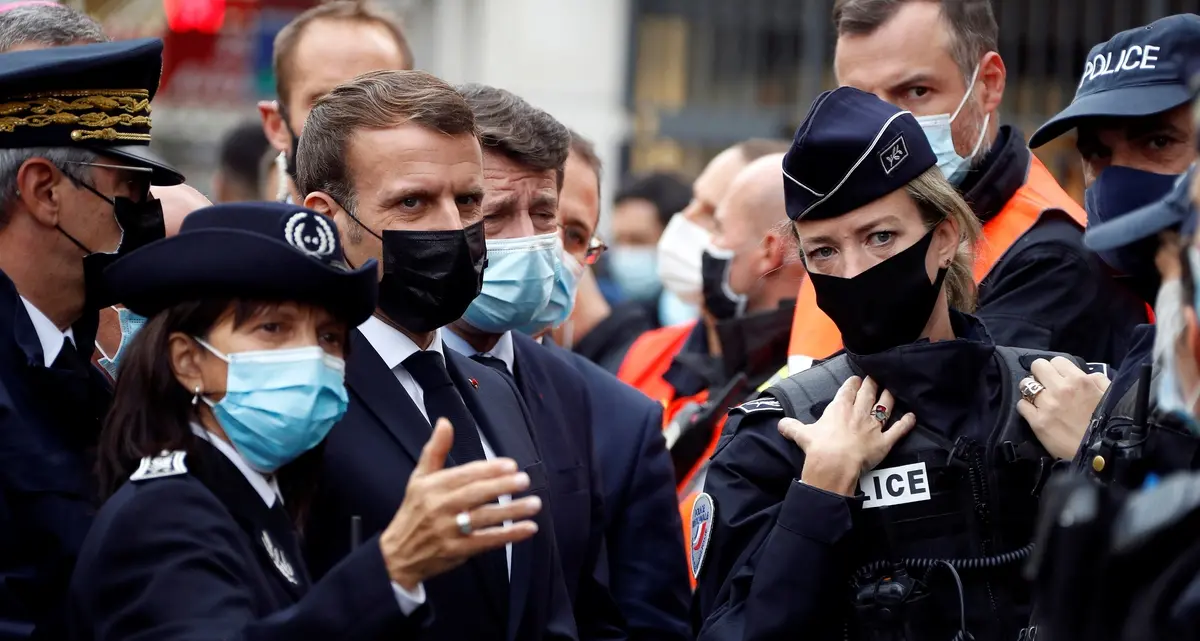 Agguato a Nizza, Macron: «Siamo sotto attacco, non cederemo»