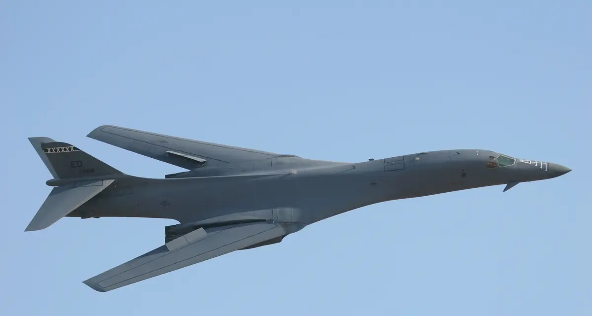 Gli Usa inviano i bombardieri supersonici B-1B per le esercitazioni al confine con la Cina