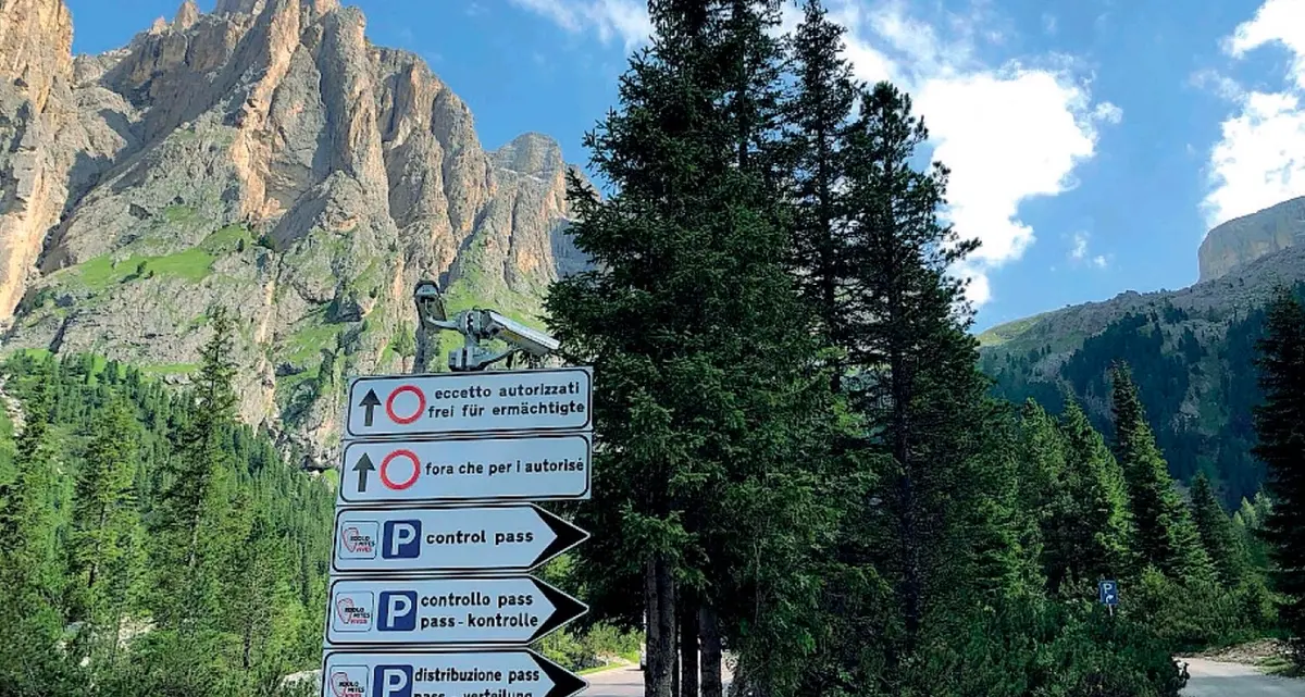 Trentino, i residenti \"denunciano\" i turisti alla polizia locale
