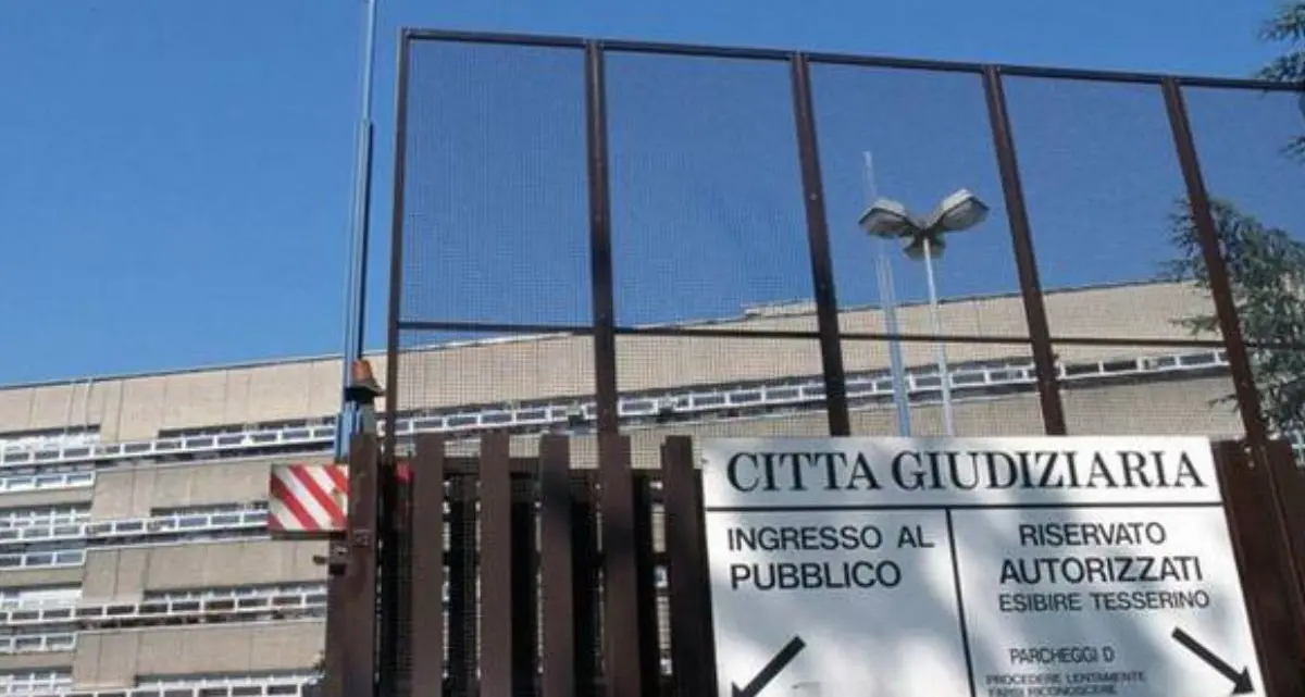 Amianto, il tribunale di Roma: «Cotral risarcisca gli eredi dell’autista morto »