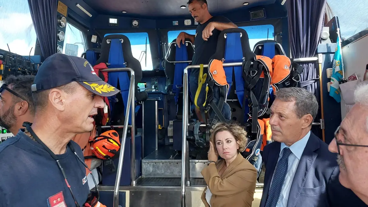 Lampedusa, la delegazione di avvocati europei guidati dal Cnf in visita nell'hotspot