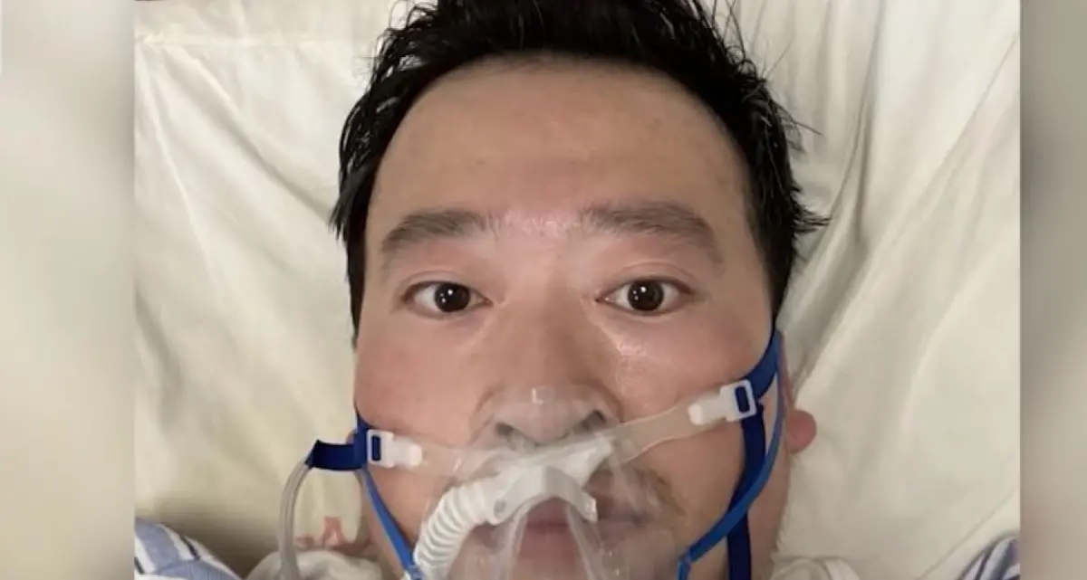 La polizia cinese si scusa con la famiglia del medico eroe Li Wenliang