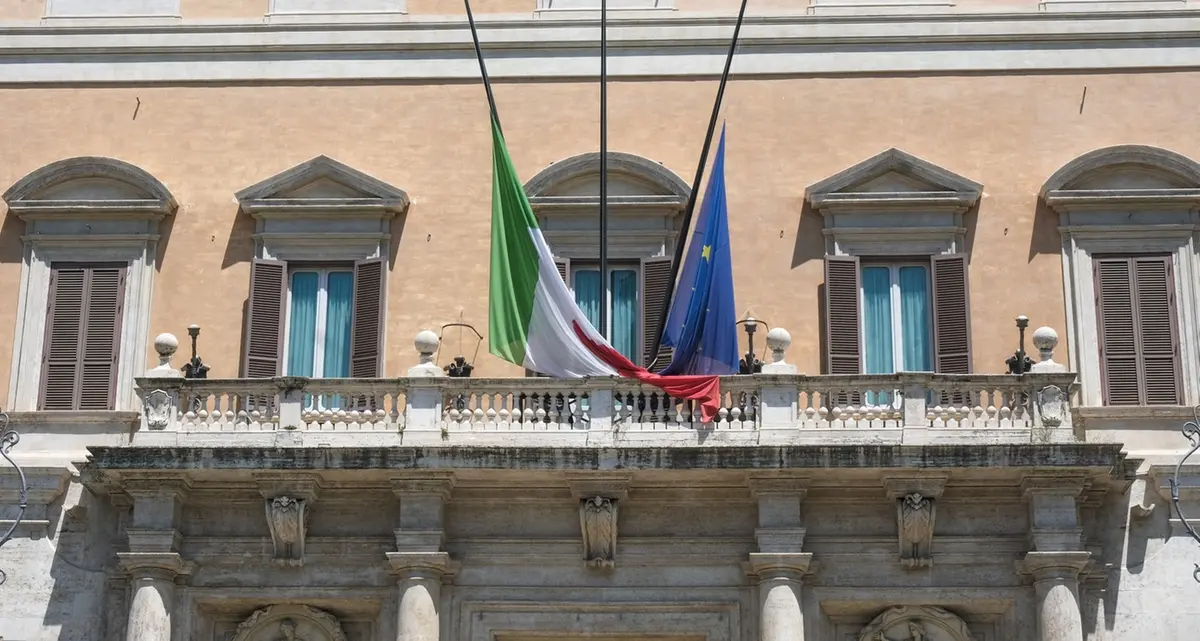 Montecitorio in fermento, tensione tra il M5S e Forza Italia per il riconteggio dei seggi