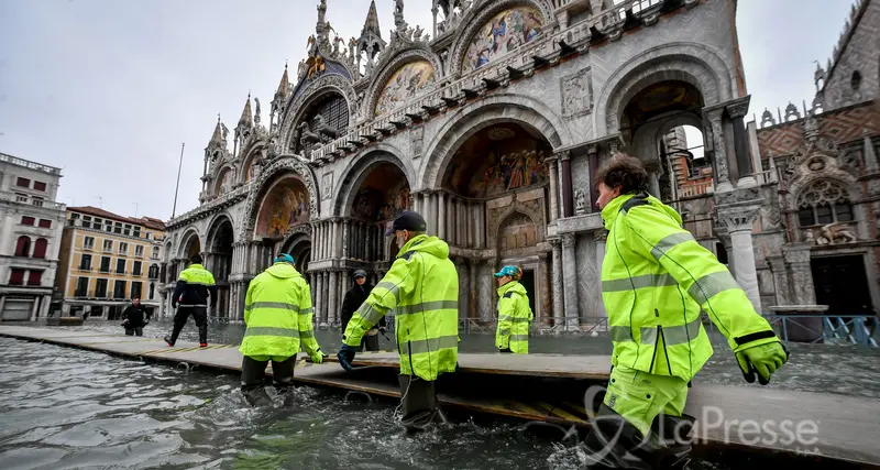 Acqua alta a Venezia, il picco si ferma a 150 centimetri