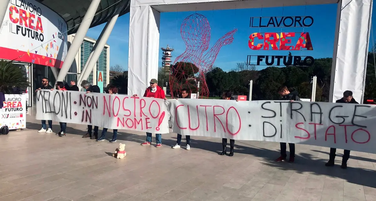 Meloni contestata dagli iscritti della Cgil a Rimini: «Non temo i fischi» VIDEO