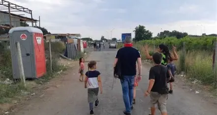 Cassazione: “Così il comune di Civitanova Marche ha discriminato una famiglia rom”
