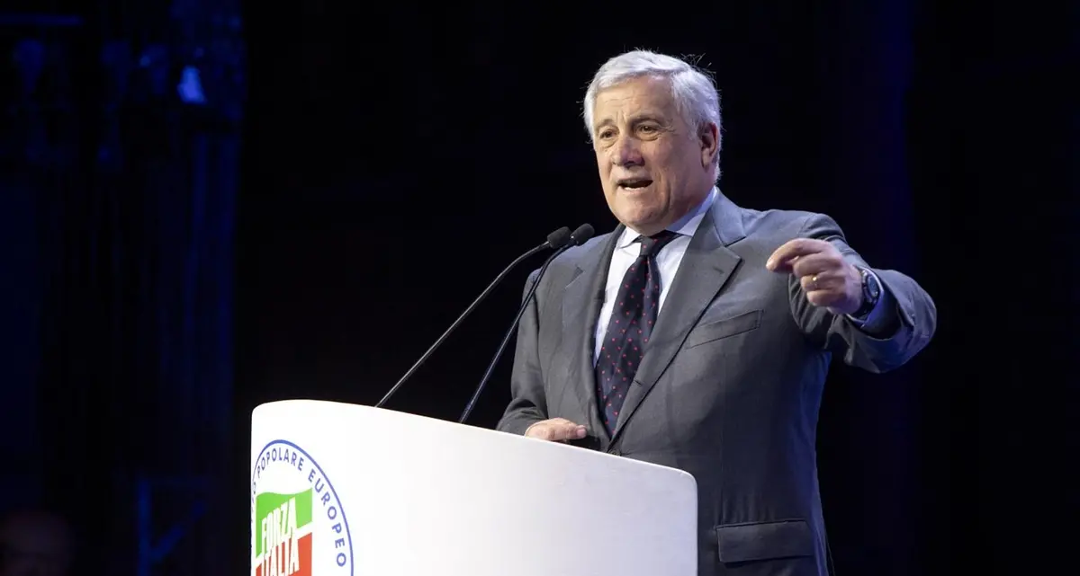 Antonio Tajani sarà candidato alle Europee. Bonaccini capolista Pd nel Nord-Est