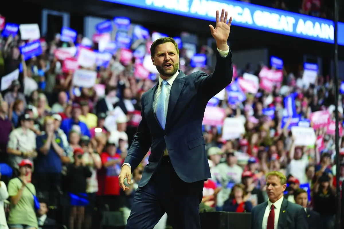 Republican vice presidential candidate Sen. JD Vance, R-Ohio, of Ohio arrives to speak before Republican presidential candidate former President Donald Trump at a campaign rally, Saturday, July 20, 2024, in Grand Rapids, Mich. (AP Photo/Evan Vucci) , Associated Press/LaPresse