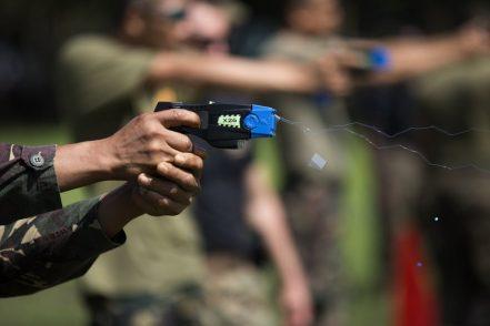 Taser in Italia: la pistola in dotazione alla polizia