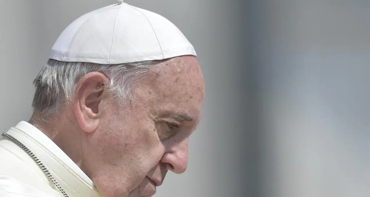 Il Papa non smentisce i vescovi e non tratta con i politici ma riconosce il potere pubblico