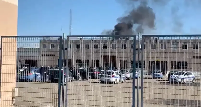 Le carceri esplodono: rivolte a Modena, Frosinone e Napoli