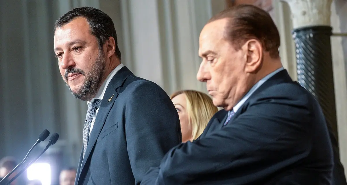 Berlusconi avvisa Carfagna e incorona Salvini: «È lui il nostro leader»