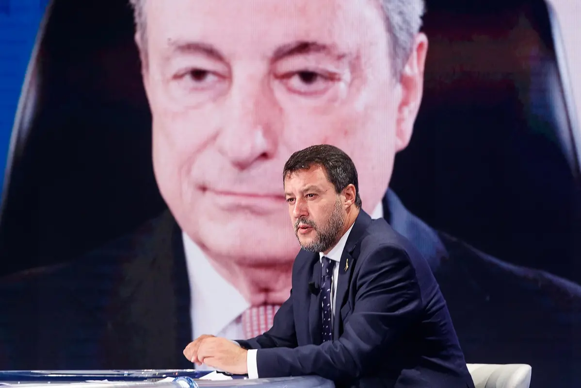 Matteo Salvini ospite a Porta a Porta, sullo sfondo l\\'immagine di Mario Draghi (LaPresse) , LAPRESSE