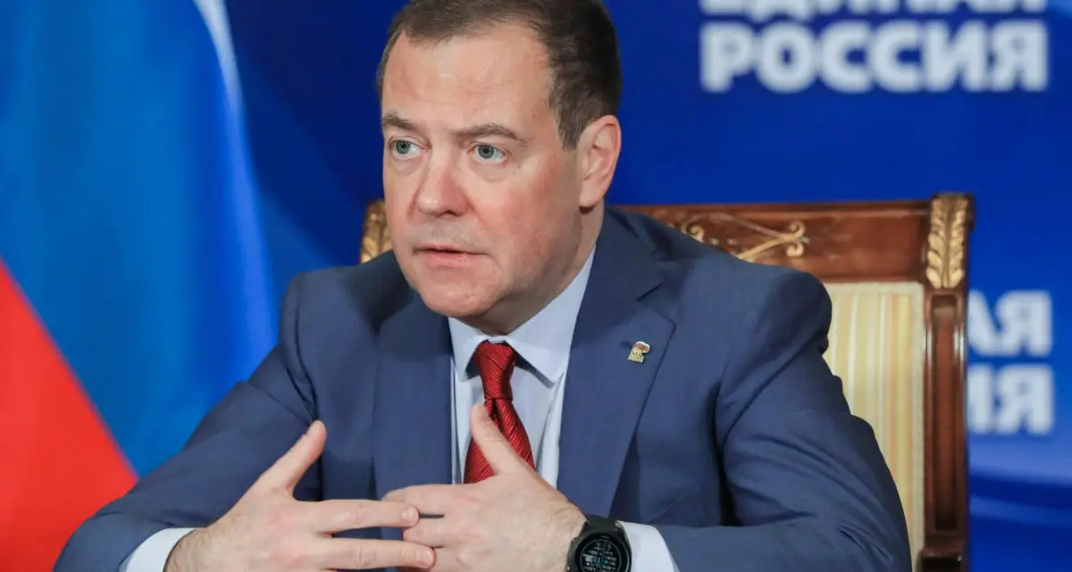 Medvedev: «L'Ue potrebbe sparire»