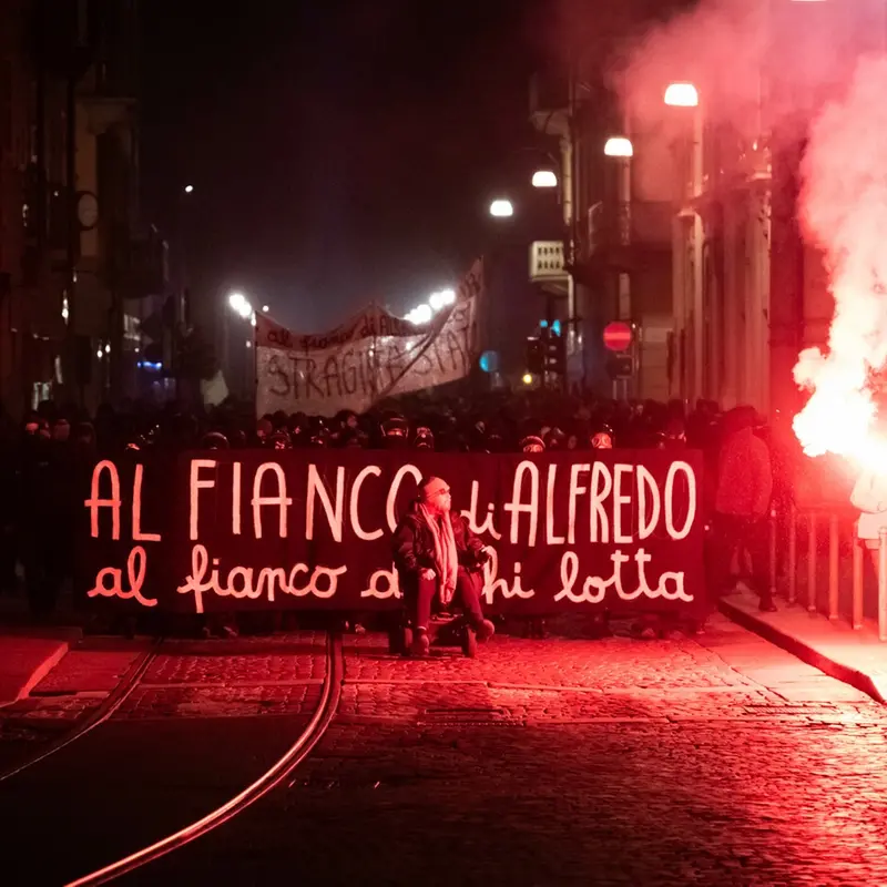 Corteo pro Cospito a Torino, negozi devastati e violenze: misure cautelari per diversi anarco-insurrezionalisti