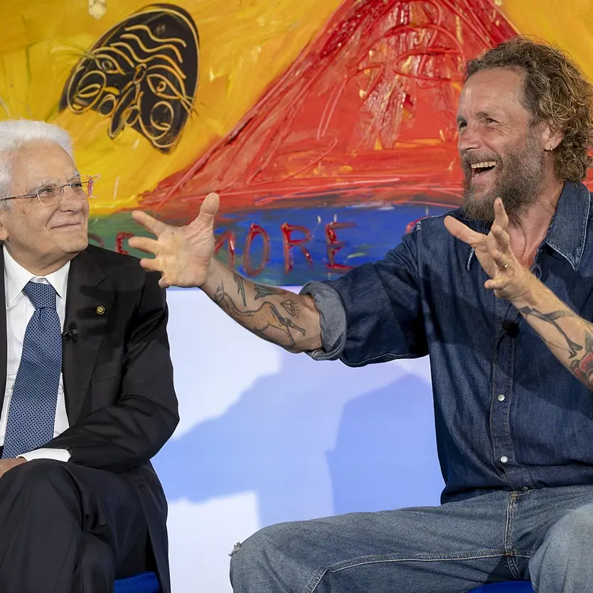 Mattarella a Nisida con Jovanotti: scuola e musica per scrivere il futuro