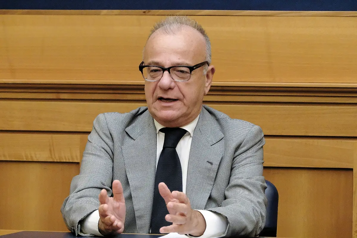 GIANFRANCO ROTONDI POLITICO , IMAGOECONOMICA