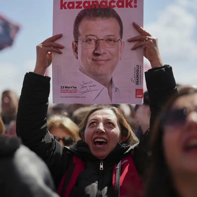 Turchia, bloccato l’account X del sindaco di Istanbul Imamoglu: «È censura politica». La solidarietà di Mansur Yavas