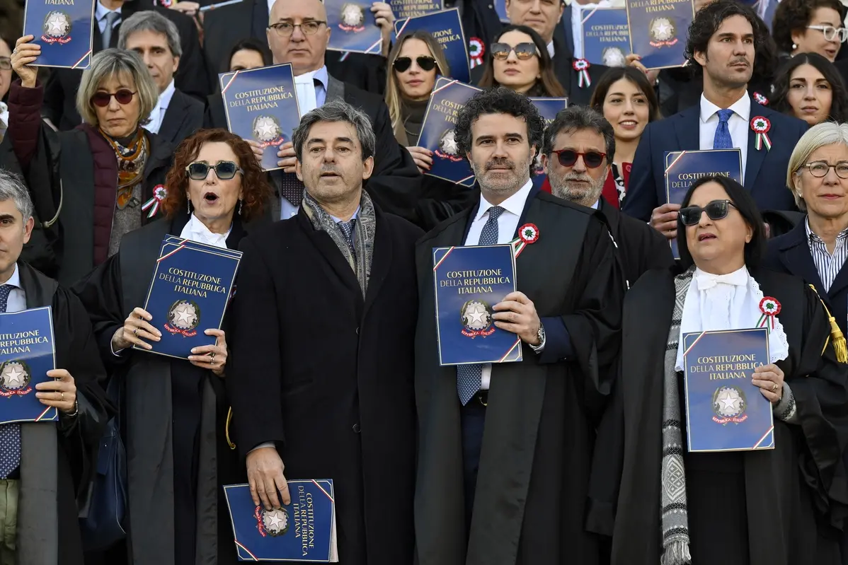 FLASH MOB DELL\\u2019ASSOCIAZIONE NAZIONALE MAGISTRATI (ANM) ALL\\u2019ESTERNO DEL PALAZZO DI GIUSTIZIA DI ROMA IN OCCASIONE DELLO SCIOPERO NAZIONALE GIUDICE GIUDICI , IMAGOECONOMICA