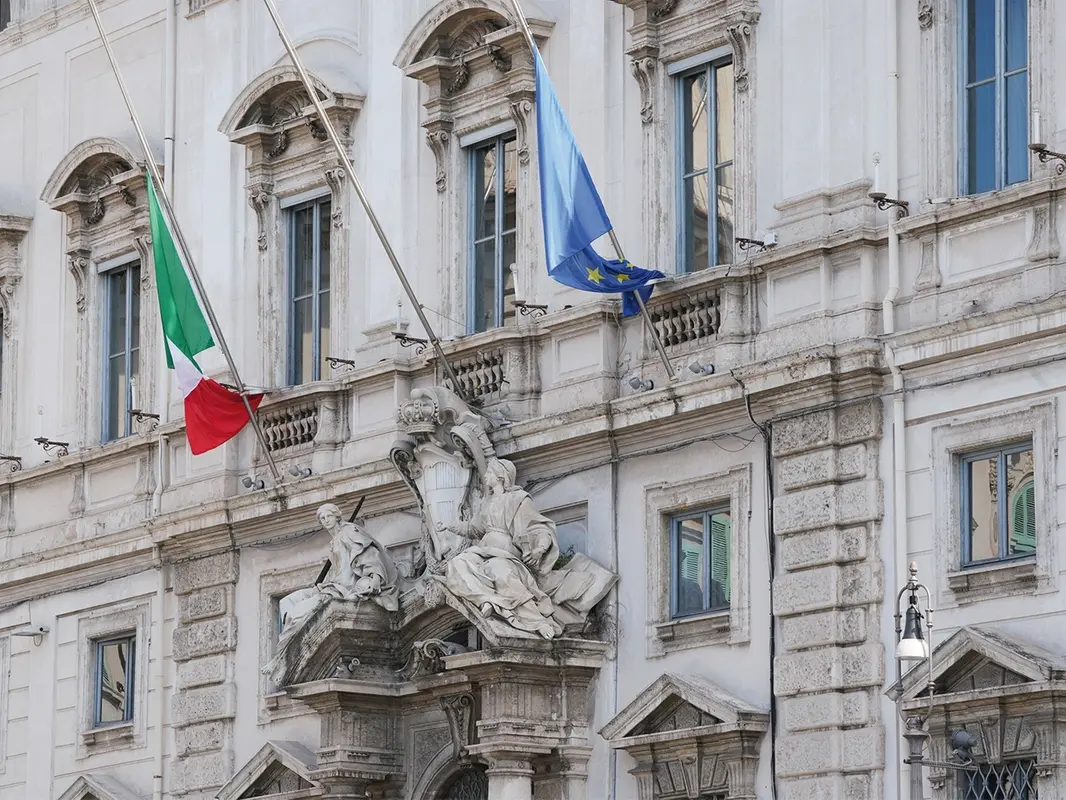 Fine vita, terzo mandato e immunità: la Corte costituzionale al centro del dibattito