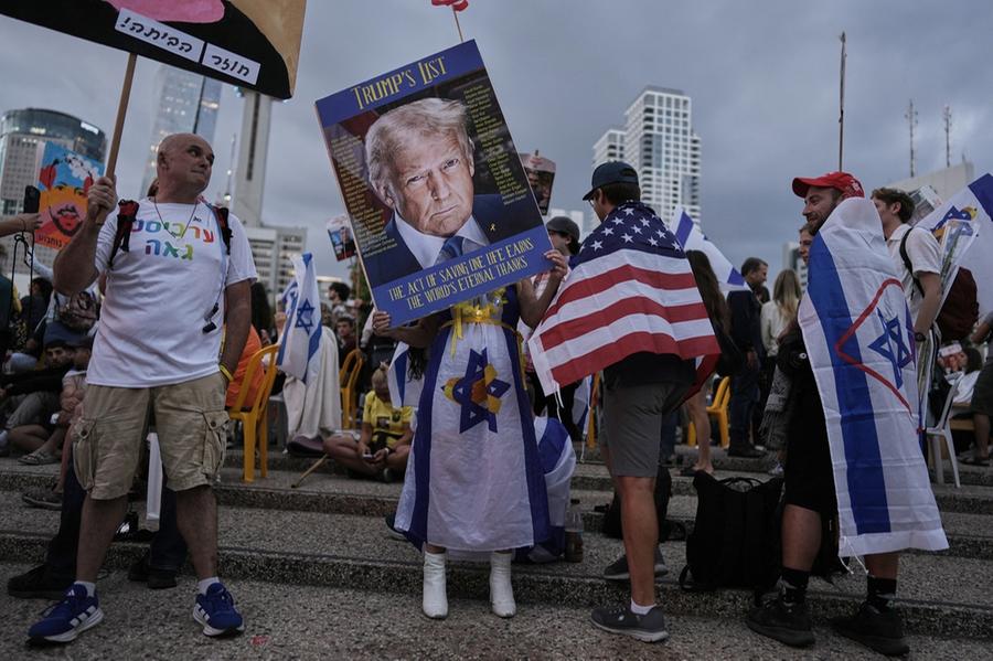 Trump a Tel Aviv: «Pace per il Medio Oriente», liberati i primi ostaggi israeliani