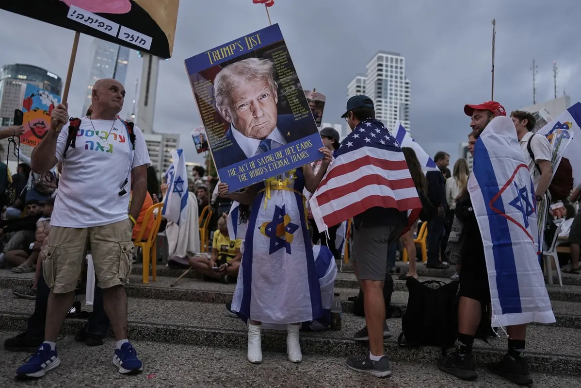 Israeliani inneggiano a Trump per la liberazione degli ostaggi , APN