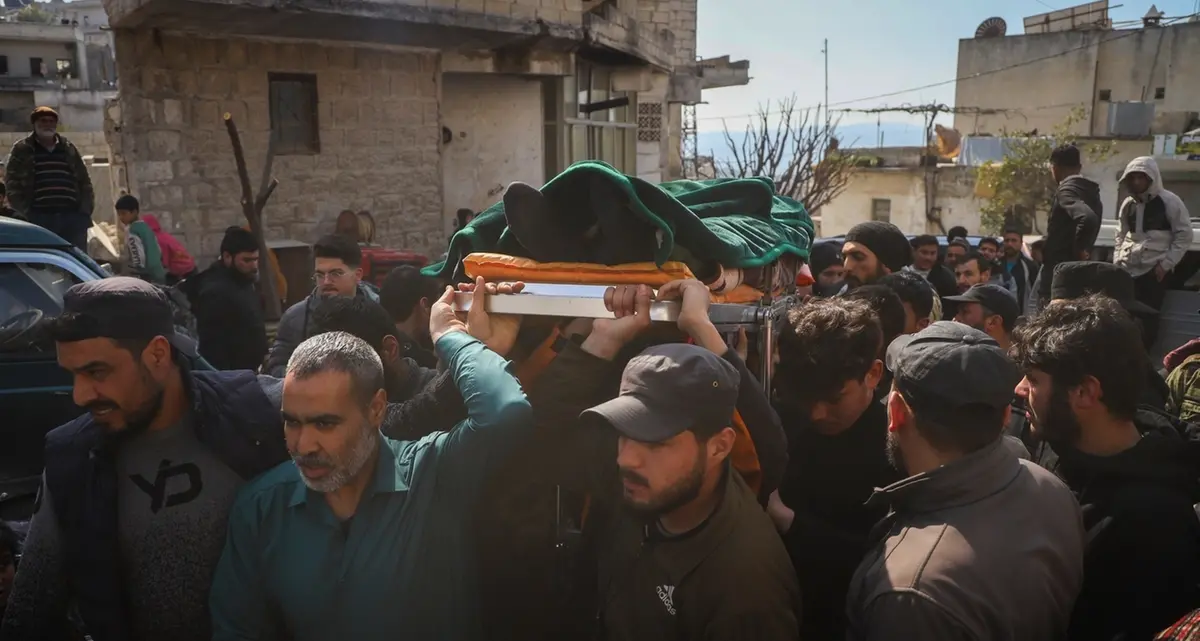 Siria, oltre 385 morti nella giornata più sanguinosa dall’inizio dell’offensiva contro i lealisti di Assad