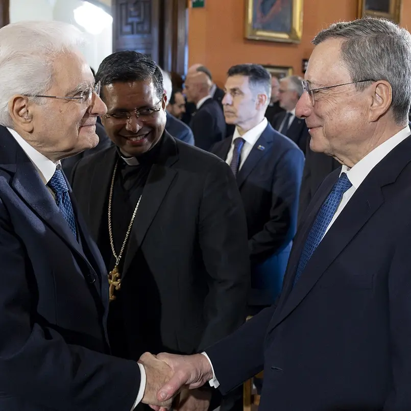 Mattarella e Draghi danno la scossa all’Ue su difesa comune e dazi «Nessun dorma...»