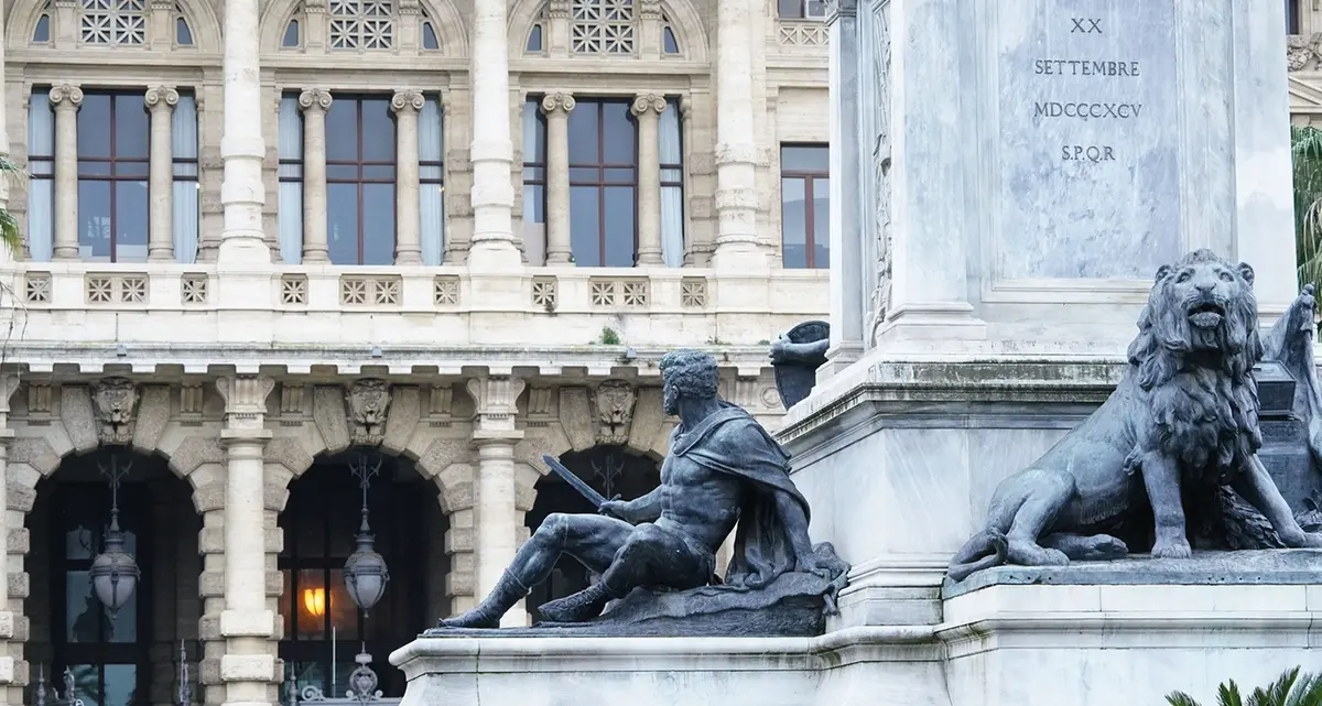 Patteggiamento senza pene accessorie: la Cassazione tutela l’accordo tra pm e difesa